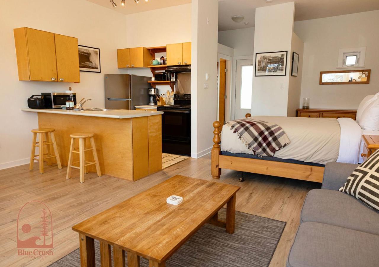 Wave Haven Waterfront Condo Hotel Tofino Bagian luar foto