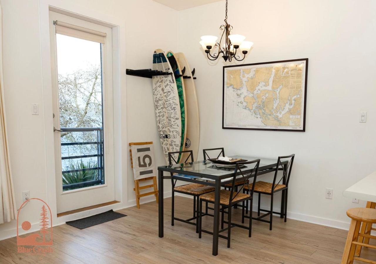 Wave Haven Waterfront Condo Hotel Tofino Bagian luar foto