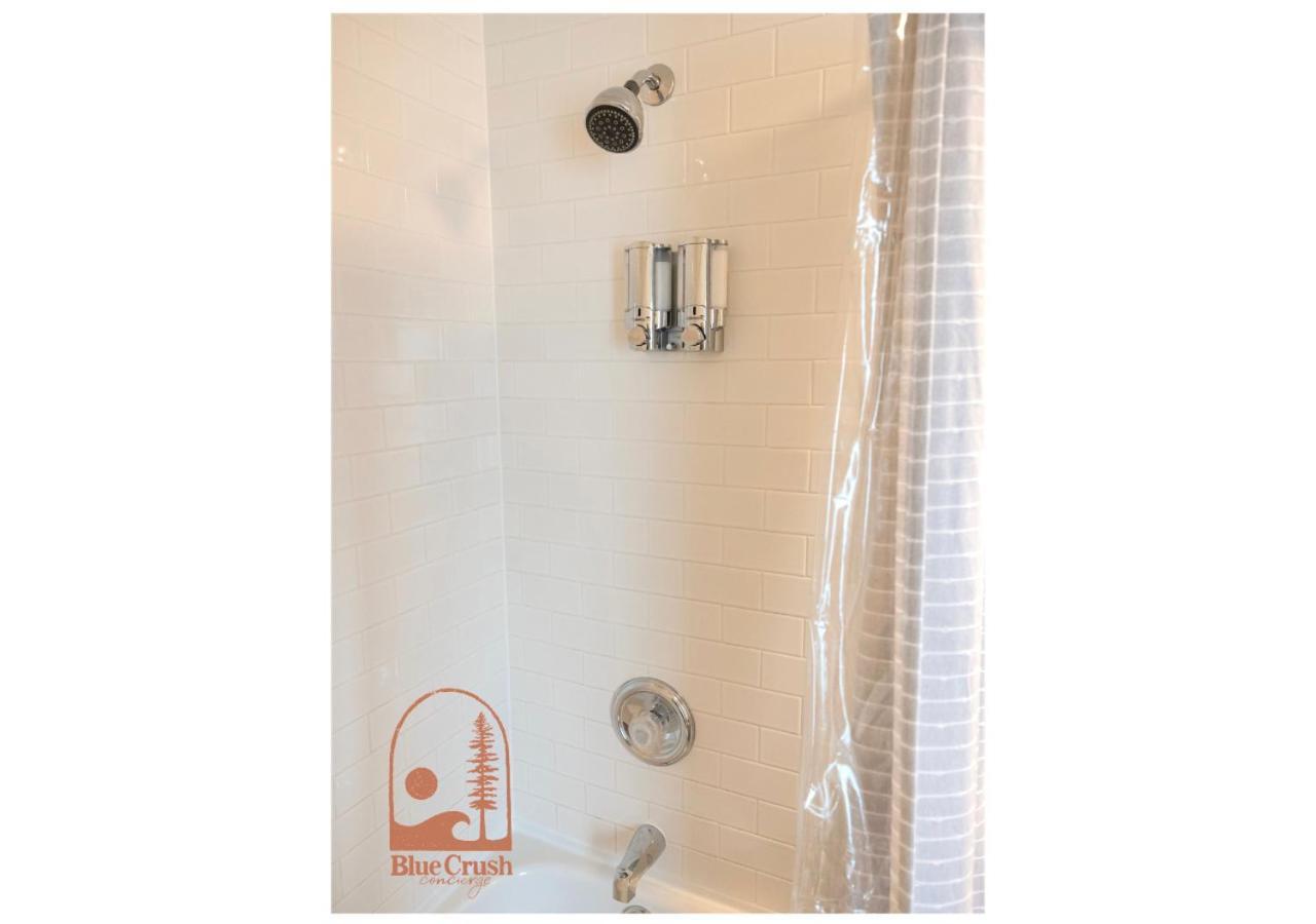 Wave Haven Waterfront Condo Hotel Tofino Bagian luar foto